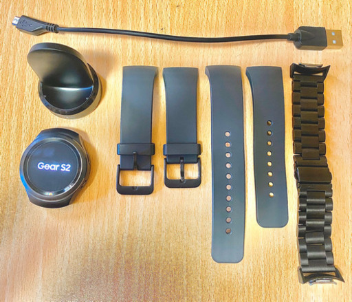 《値下げ》GALAXY gear S2 ビジネスやプライベートなど、様々なシーンで使えます。