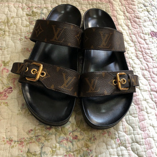 ルイヴィトンのベルトサンダル