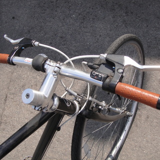 28インチ Weekend Bikes ウィークエンドバイクス 7段切替 クロスバイク 自転車 街乗り カギ ライトなし 札幌リサイクルセンタ 月寒中央のクロスバイクの中古あげます 譲ります ジモティーで不用品の処分