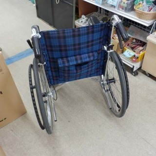 車椅子 自走式 介護 介助 車イス 車いす 青 チェック柄 折りたたみ