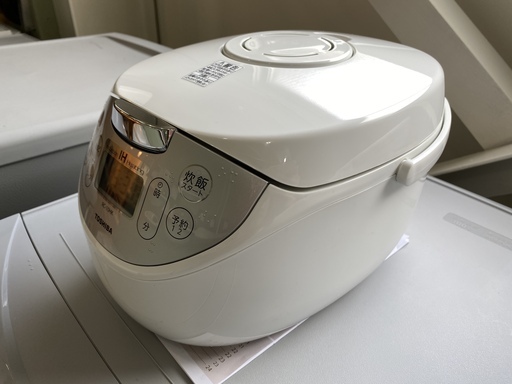 炊飯器 東芝 TOSHIBA RC-10HK 5.5合炊き 2018年製 白 中古品