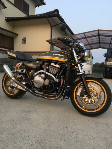 ZRX1100   フルカーボンZ2仕様　豪華カスタム多数　カスタムピープルにも掲載されました