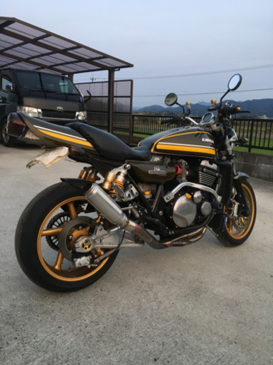 ZRX1100   フルカーボンZ2仕様　豪華カスタム多数　カスタムピープルにも掲載されました