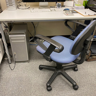 オフィス机　書庫　椅子　三段キャビネット