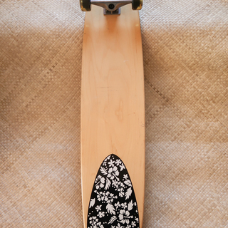ロングスケートボード　ハイビスカス柄　BARFOOT CUSTUM BOARDS　KRYPTONICS Classic　ビーチスタイル　サーフ