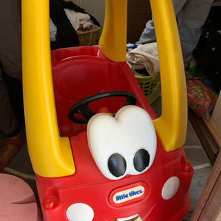 値下げしました。幼児用の車です。かなり大きいです。