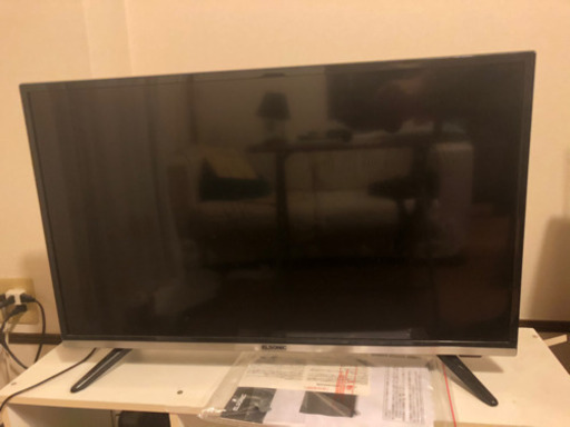 テレビ（ELSONIC 32型）