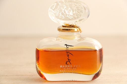 SHISEIDO 資生堂 香水 すずろ 30ml ケース付き 女性用 レディース フレグランス パルファム 希少品 開封品(R1911awxYGG) SHISEIDO 資生堂 香水 すずろ 30ml ケース付き 女性用 レディース