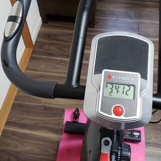 【値下げ交渉可】【取引中】FiTBOX 第3世代フィットネスバイク　エアロバイク　スピンバイク