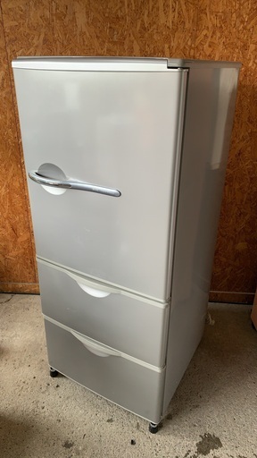 サンヨー ３ドア冷蔵庫　２５５L   シルバー