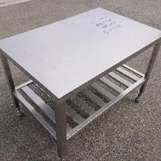 生活雑貨 中古品 作業台(900mm×600mm)お売りします。