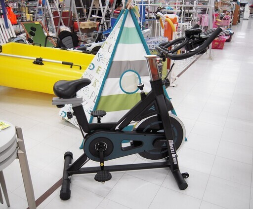 マッスルジーニアス スピンバイク 幅 102cm×奥行 53cm×高さ:ハンドル部 ...