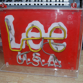 Lee 電飾看板 幅60 奥行10 高さ48cm ネオン 屋内用 壁掛け可