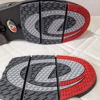 ＴＨＥ9 2015年モデル ボーリングシューズ 27.5cm 新品未使用 予備キックパーツ付き！代引き郵送可能！