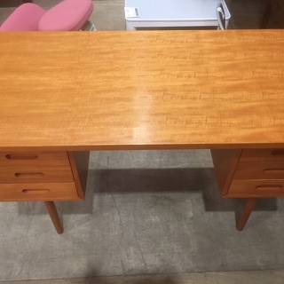 【新品未使用】CELINEアクリルニューマイヤー毛布-【店舗同時販売中】CHLOROS(クロロス) バックシェルフデスク