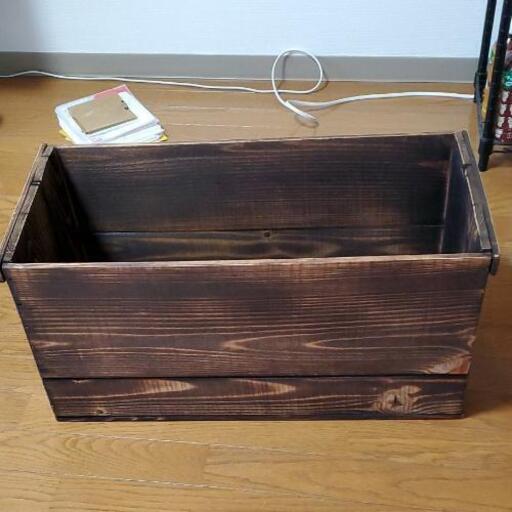 リンゴ箱 1箱900円