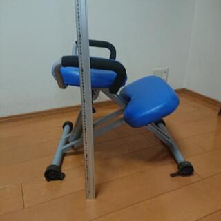 膝受け式の椅子 (油圧式)