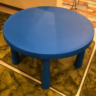 IKEAの子ども用テーブルの画像