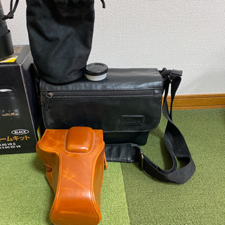 Nikon D5500 ダブルズームキット BLACK 専用革ケース付き