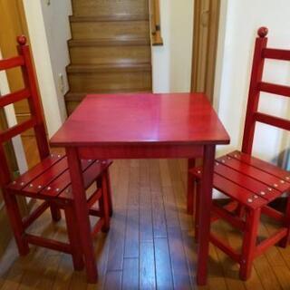 レッド赤がかわいい　コーヒーテーブルと椅子２脚　中古