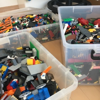 LEGO  山のようにあるレゴ　充分楽しめます！