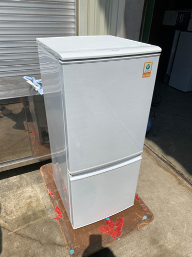 2012年製 SHARP ノンフロン冷凍冷蔵庫 SJ-14W-W
