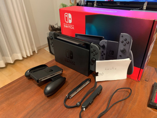 任天堂Switch バッテリーが長持ちモデル グレー 中古良品