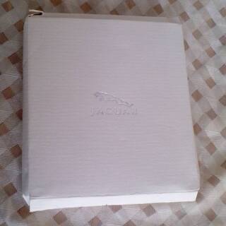 新品　札入れ　財布　JAGUAR　ホワイト　ノベルティ　白　革　ジャガー