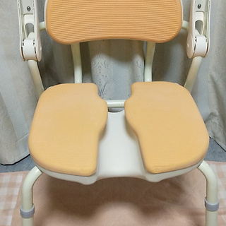 【介護・福祉】シャワーチェア　跳ね上げ肘掛け付 ソフト座面 シャワー椅子