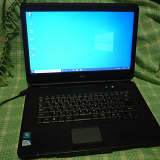 大きめのノートパソコン（NEC）