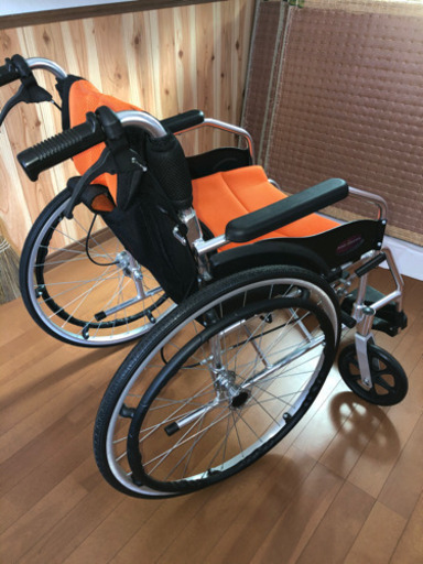 カドクラ 自走式車椅子ノーパンクタイヤ 中古