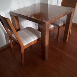 お話し中❗キレイな食卓テーブル、椅子付き