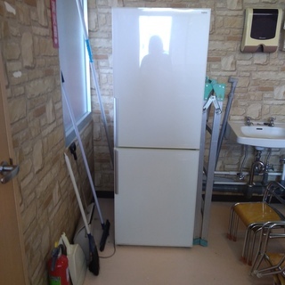 無料　2009年製　サンヨー冷蔵庫　270ℓ　引き取り限定