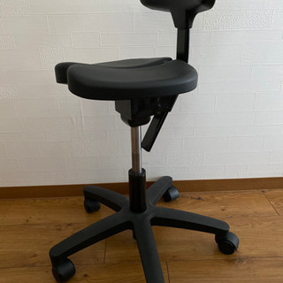 アーユル・チェアー