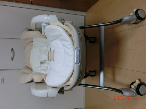 コンビ電動ハイローチェア