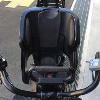 地域限定送料無料　ヤマハ　パスバビー　SP　三人乗り　15,4AH　2019年　20インチ　神戸市　電動自転車-新品未開封《手洗い可能》ラメシアー斜めフリンジ2WAYプルオーバーニット