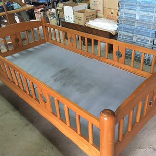 木製ベッドフレーム