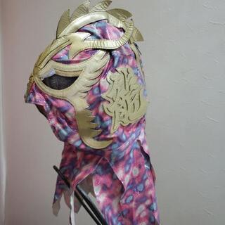 プロレスのマスク。ウルティモ ドラゴンのサイン入り本物マスクを売り