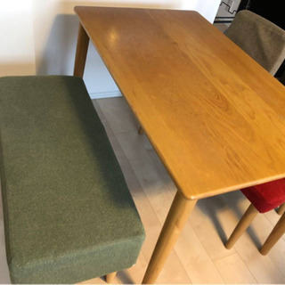 B-COMPANYのダイニングテーブルと椅子のセット
