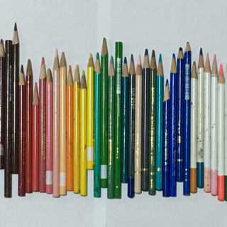 色鉛筆　40本ほど　メーカーバラバラ　