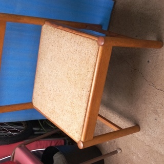 木製フレーム椅子