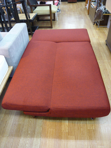2人掛けソファ 布製 リクライニング 赤 オットマン付き 簡易ソファベッドとして 幅120㎝・50㎝　西岡店
