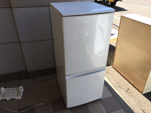 配達無料2016年製シャープ2ドア冷蔵庫 本日近場でしたら配達できます。