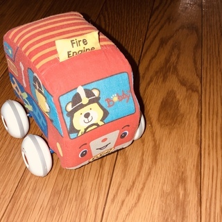 プルバック車　ソフト　犬の消防車さん　おもちゃ