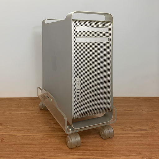 Apple MacPro OS X  / プロセッサ : 2x3GHz Dual-Core Intel Xeon / メモリ : 2 x 2.0GHz  /  グラフィック  : ATI Radeon X1900 XT /  専用キャリー
