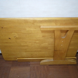 ★木製テーブル（タバコ焦げあり）★