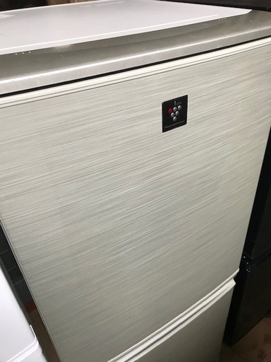 冷蔵庫　プラズマクラスターグレーＳｈａｒｐ137Ｌ