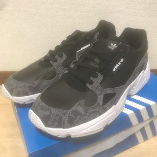 スニーカー 【値下げ交渉あり！】adidas アディダスファルコン