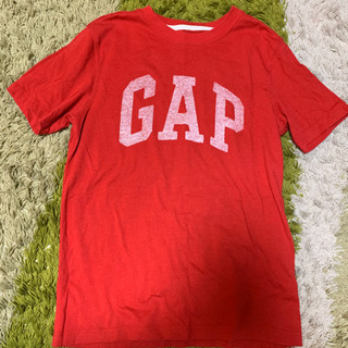 GAP 赤いTシャツ 140センチ 数回のみ使用。