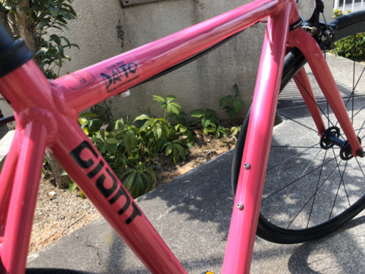 値下げしました。ピンクの可愛いロードバイク売ります。条件によっては